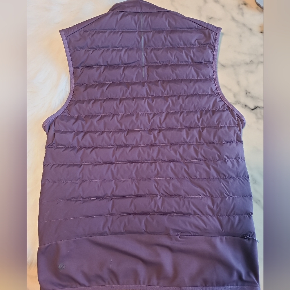 NWOT LULULEMON DOWN FOR IT ALL DOWN VEST - Picture 10 of 15